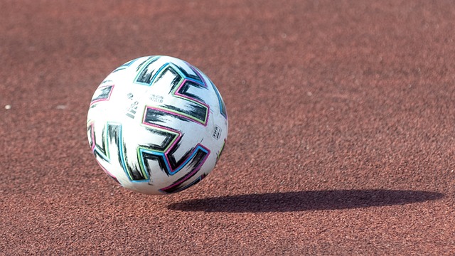 方后卫目不 方后卫目不